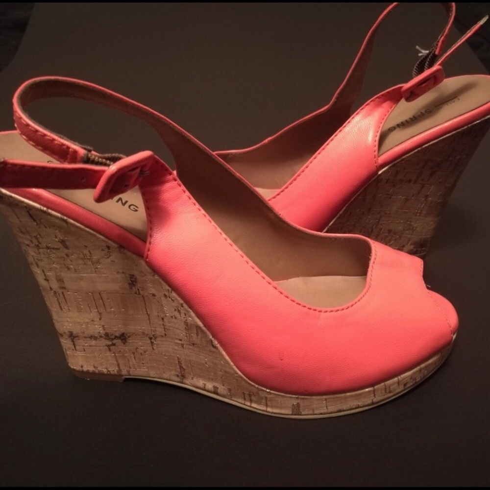 Call it Spring Coral Wedges - Picture 4 of 5